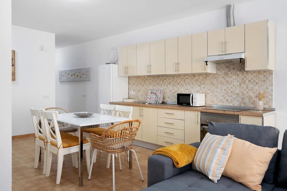 Property building, Kitchen or kitchenette, Living room