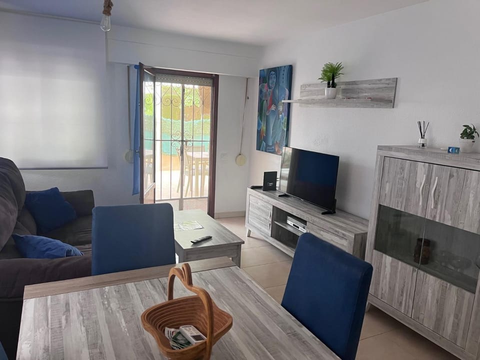 Communal lounge/ TV room, Entertainment