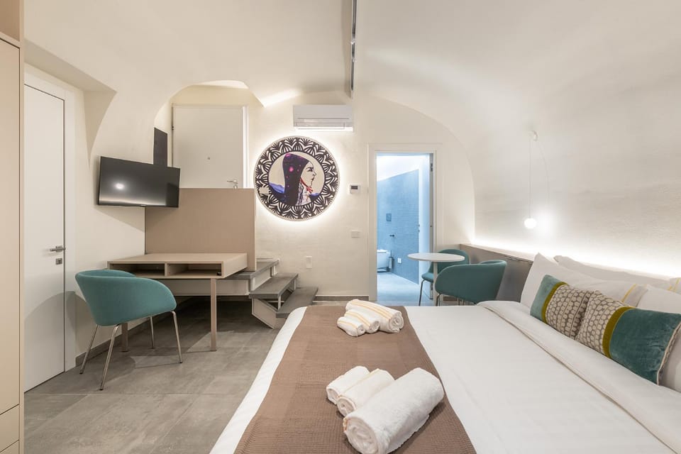 Bed, TV and multimedia, towels, air conditioner