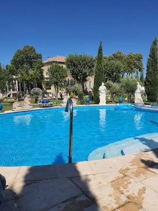 Château des Fontaines Bed and Breakfast in Occitanie