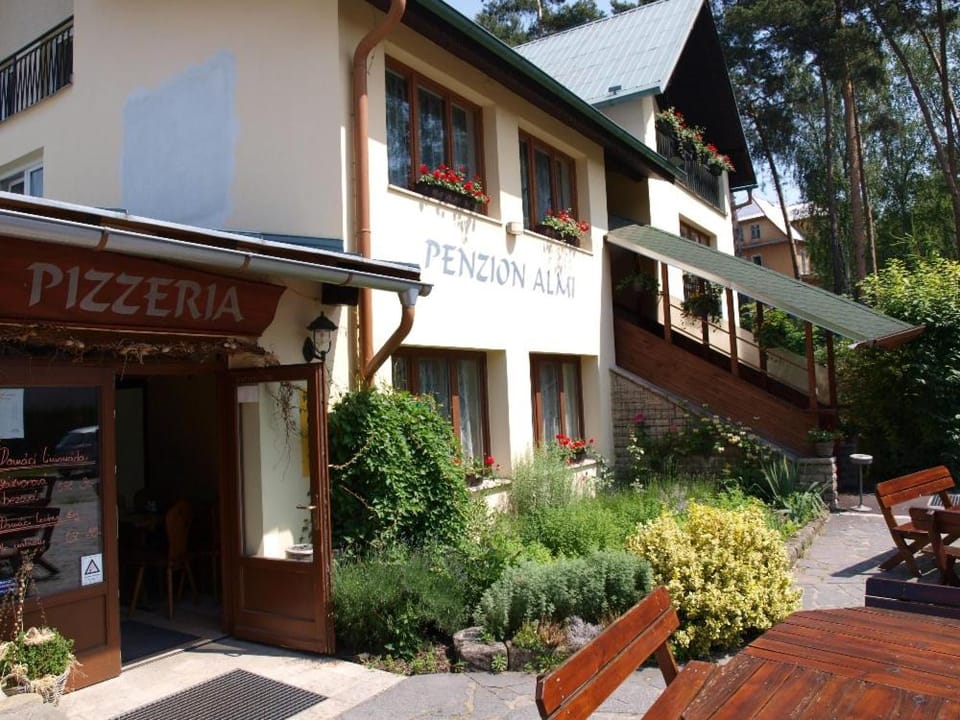 ALMI - penzion - pizzerie Bed and Breakfast in Saxony