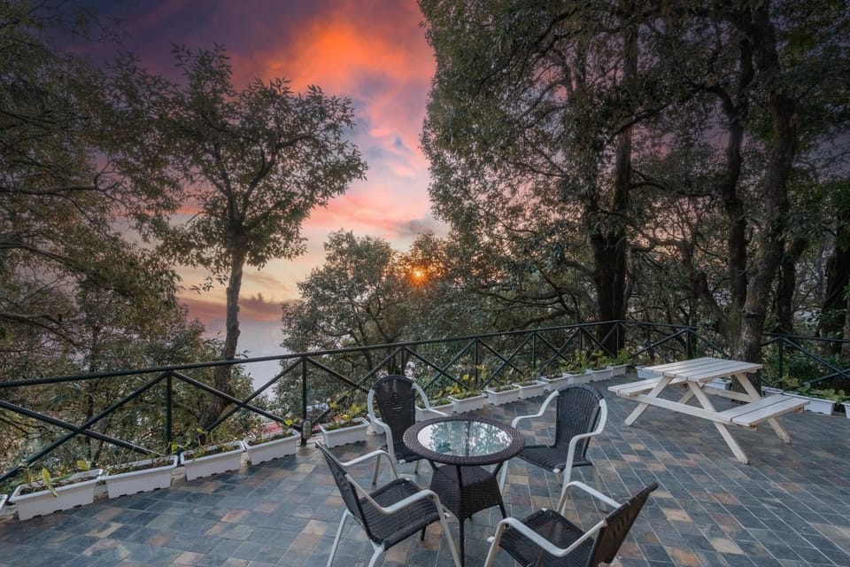 Natural landscape, Garden, View (from property/room), Balcony/Terrace, Seating area, Mountain view, Sunrise, Sunset