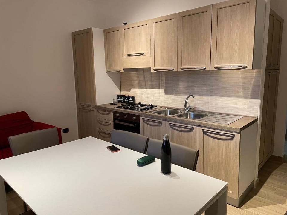 Dining area, pet friendly