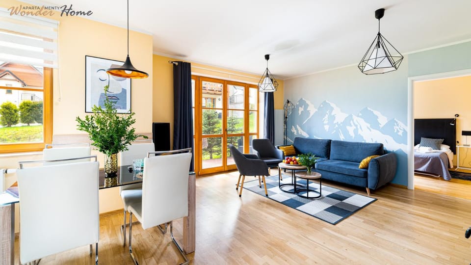 Bed, Living room, Photo of the whole room, Seating area, Dining area