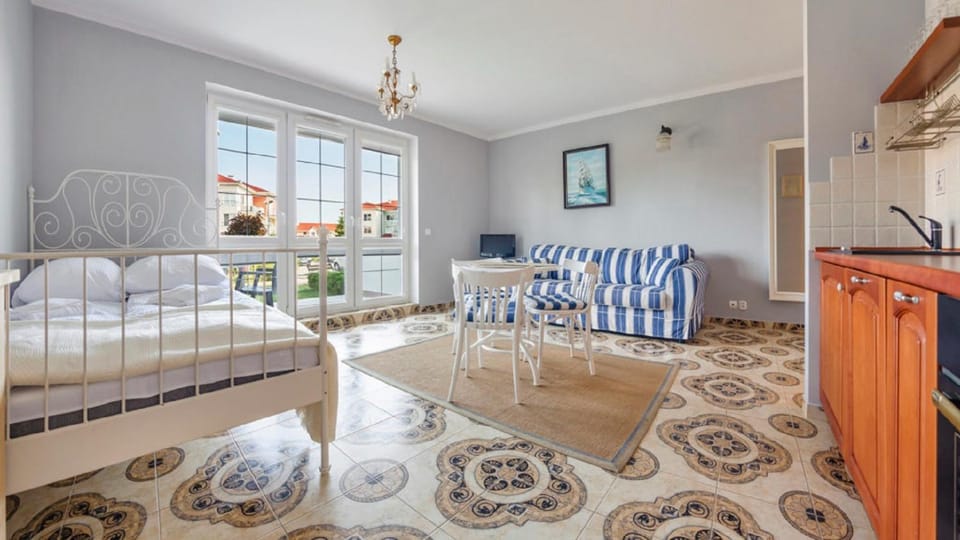 Bed, Photo of the whole room, Seating area