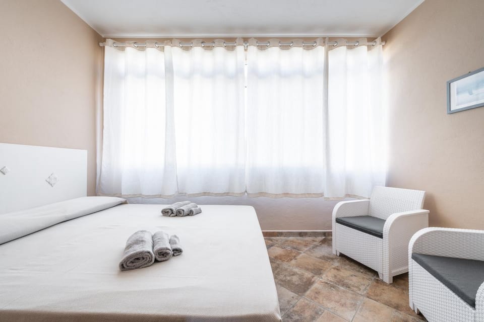 Property building, Living room, Bedroom