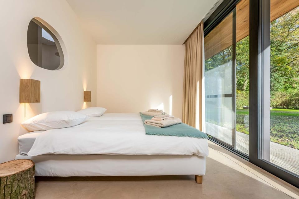 Bed, Photo of the whole room, Bedroom, Garden view
