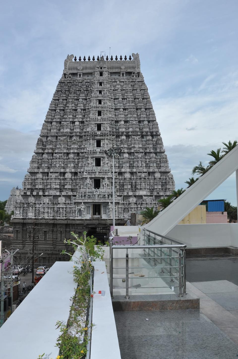 Sri Sarvesha JS Palace temple view Hotel in Tamil Nadu