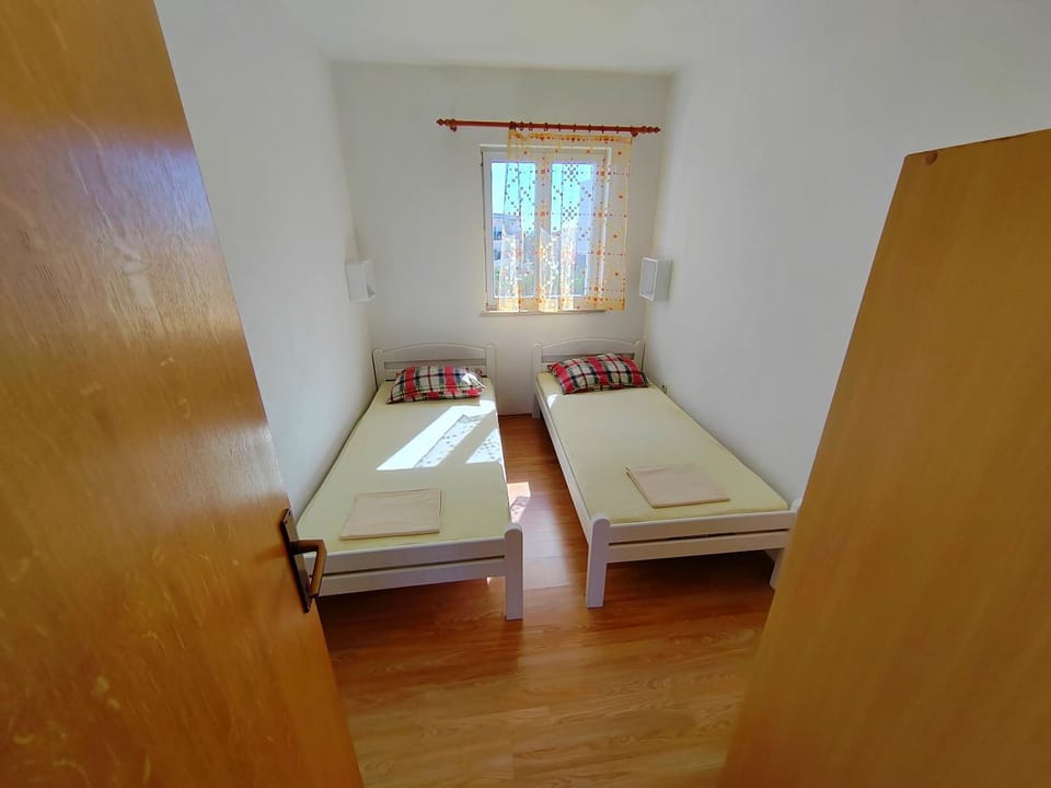 Close to Center Apartment Poly Apartment in Novalja