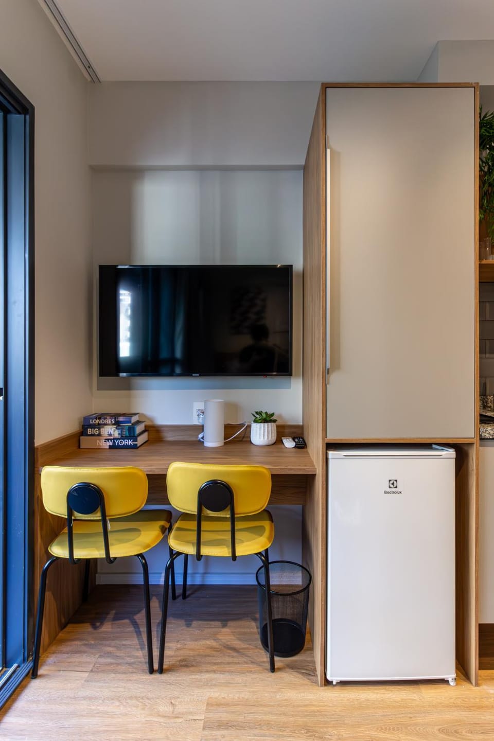 minibar, wardrobe