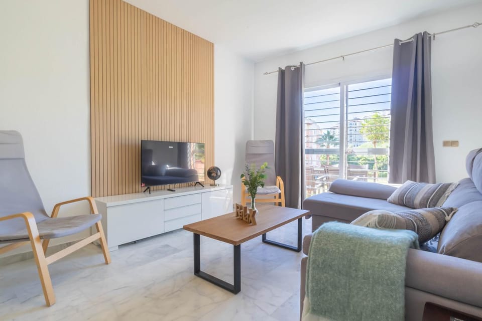 TV and multimedia, Living room, Seating area, Dining area, air conditioner