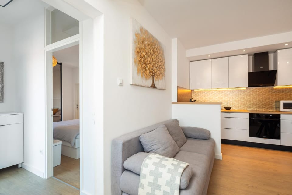 Kitchen or kitchenette, Living room, Seating area, minibar, pet friendly, stove