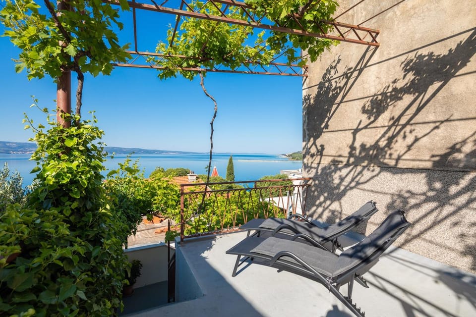View (from property/room), Balcony/Terrace, Sea view, sunbed