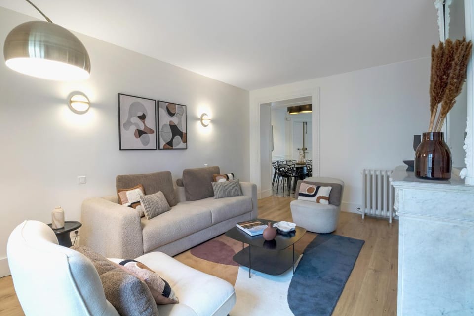 AmazingApartment #GalleriesLafayette #Madeleine#AC Apartment in Paris