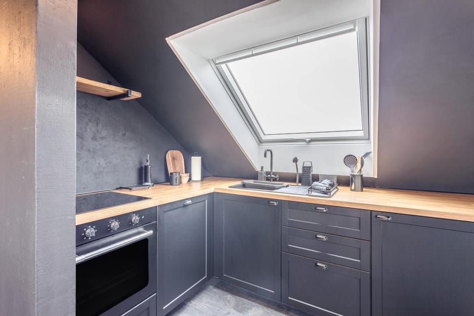 Property building, Kitchen or kitchenette, Living room