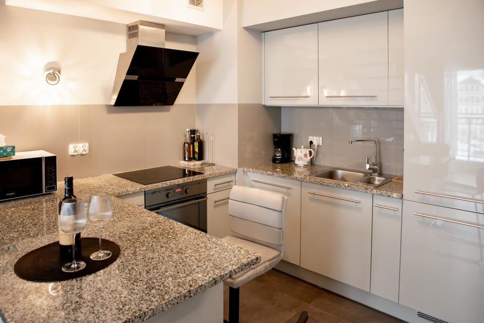 Coffee/tea facilities, Kitchen or kitchenette, Area and facilities, dishwasher, minibar, stove