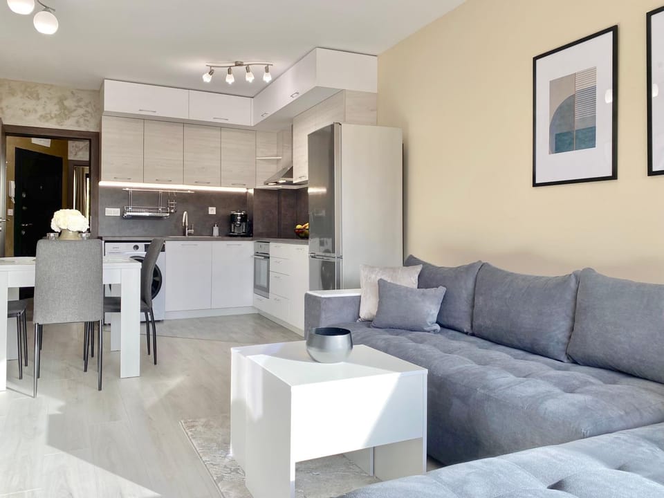 Kitchen or kitchenette, Living room, Seating area