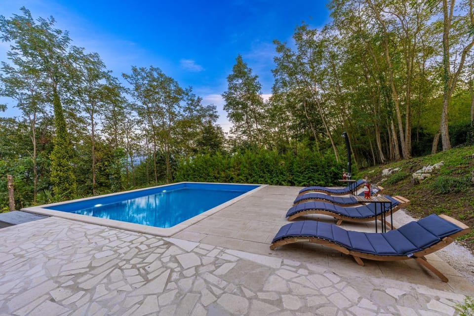 Spring, Day, Natural landscape, Garden, Garden view, Pool view, Swimming pool, sunbed