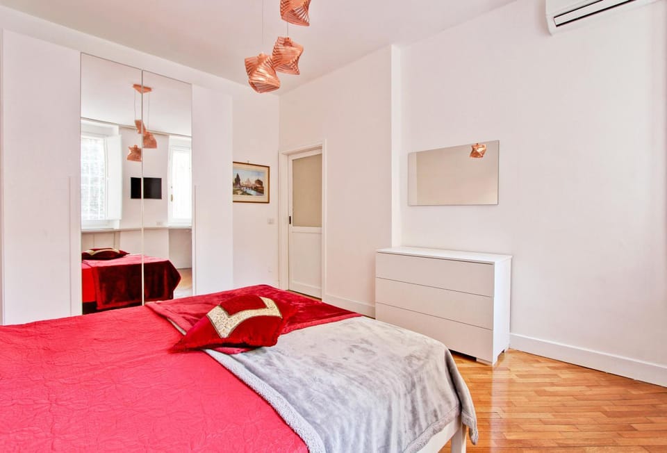 Bed, Photo of the whole room, Bedroom, air conditioner