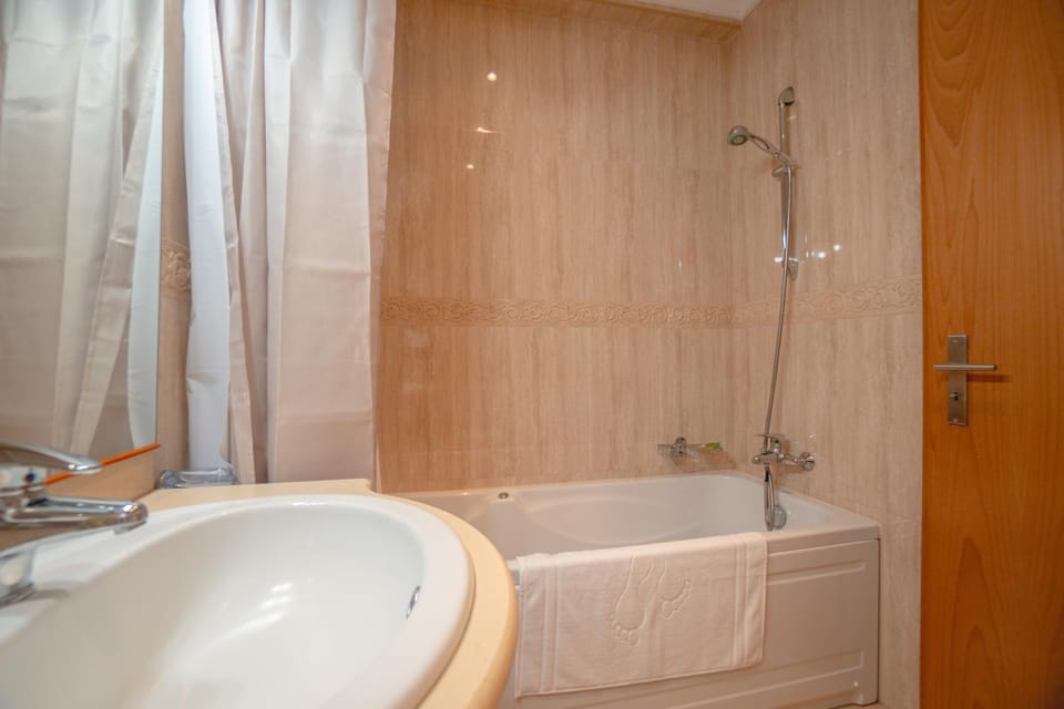 Bathroom, Bath