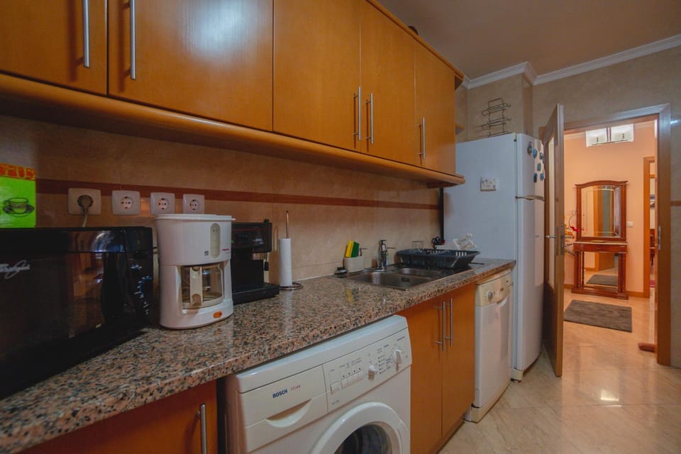 Coffee/tea facilities, Kitchen or kitchenette, dishwasher, minibar, washing machine