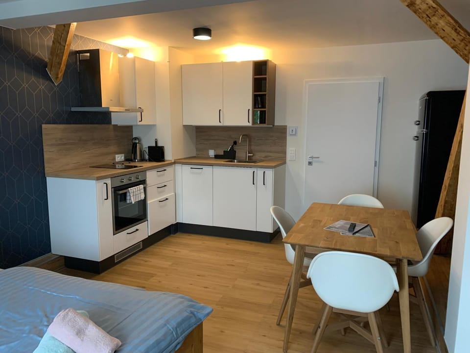 Dining area, dishwasher, oven, pet friendly, stove