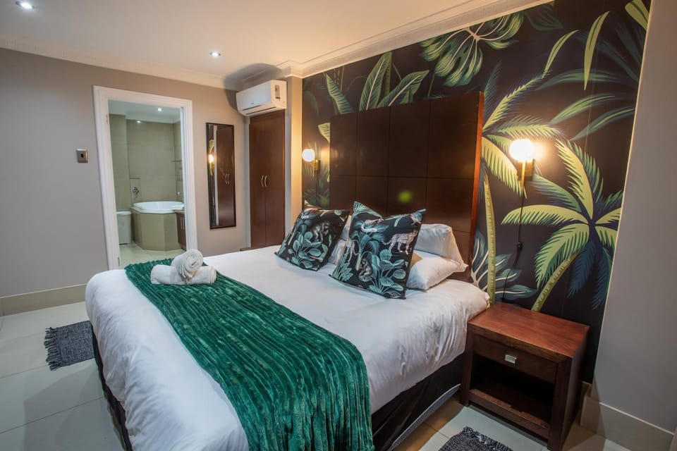 Stay at The Point - Leopards Lair Apartment in Durban