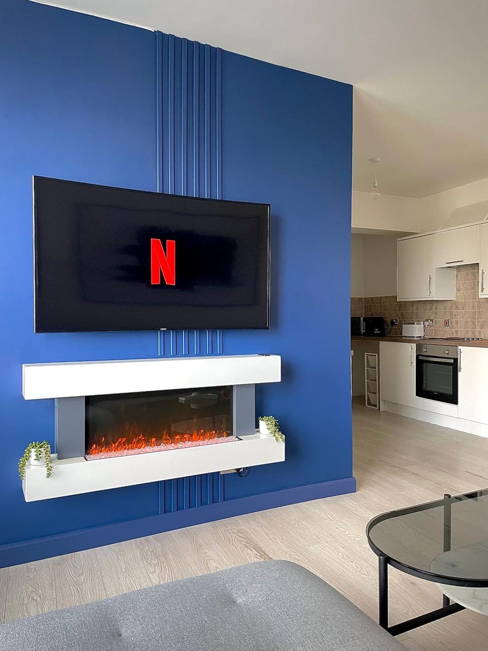 TV and multimedia, Evening entertainment, flat iron