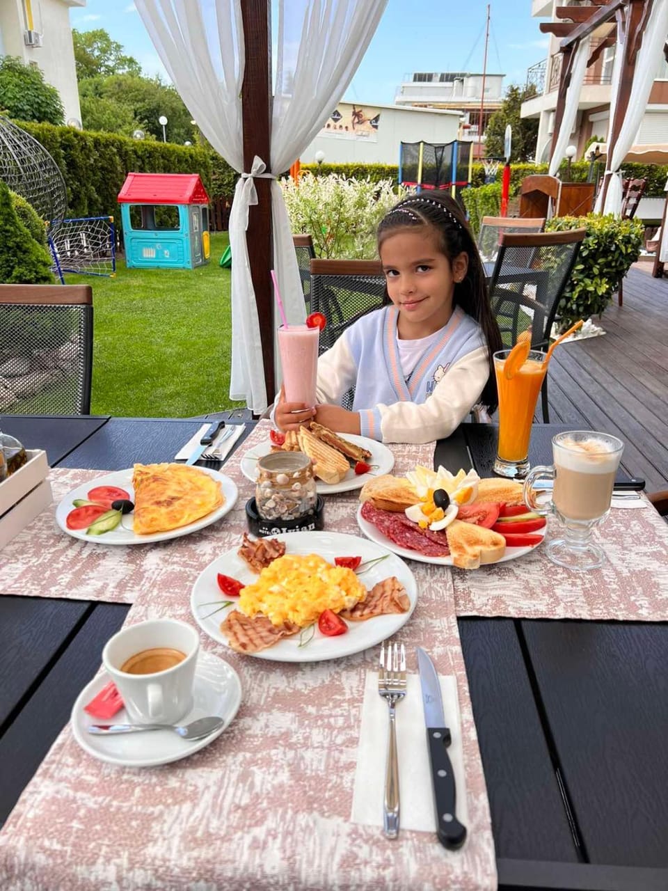 Restaurant/places to eat, Food and drinks, Food, Breakfast, Drinks
