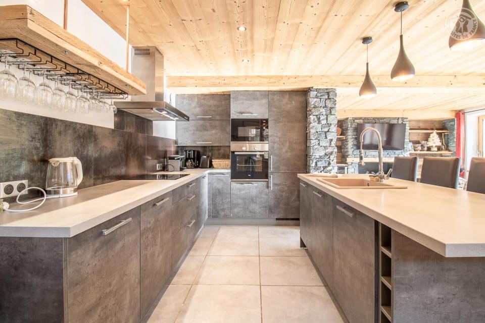 Chalet Alpin Luxe, Jacuzzi, Vue Apartment in Champagny-en-Vanoise