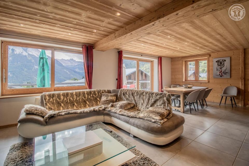 Chalet Alpin Luxe, Jacuzzi, Vue Apartment in Champagny-en-Vanoise