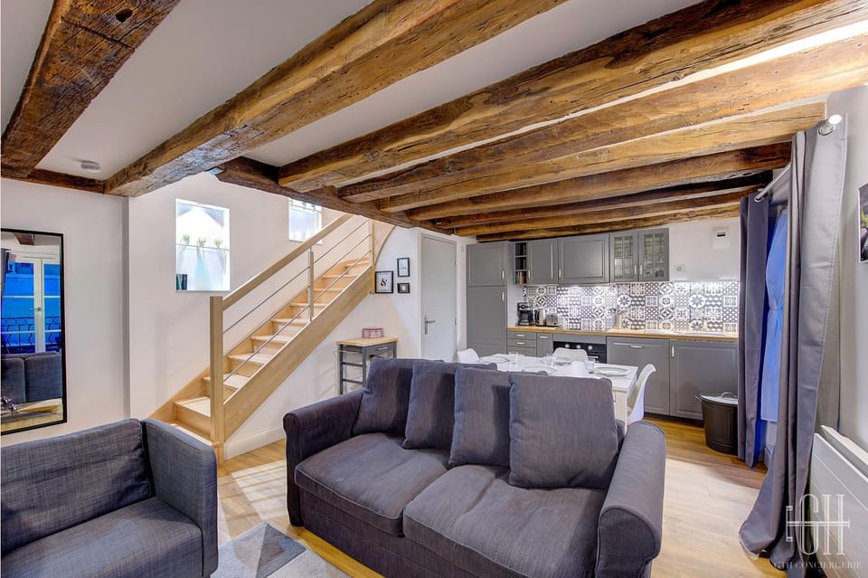 Kitchen or kitchenette, Living room