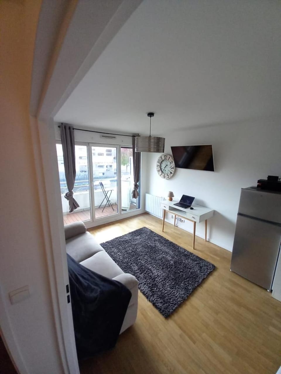 COSY PARIS WITH BALCONY Apartment in Issy-les-Moulineaux
