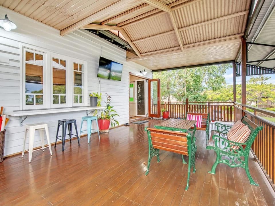 Historic Character-filled Jade Cottage House in Ipswich