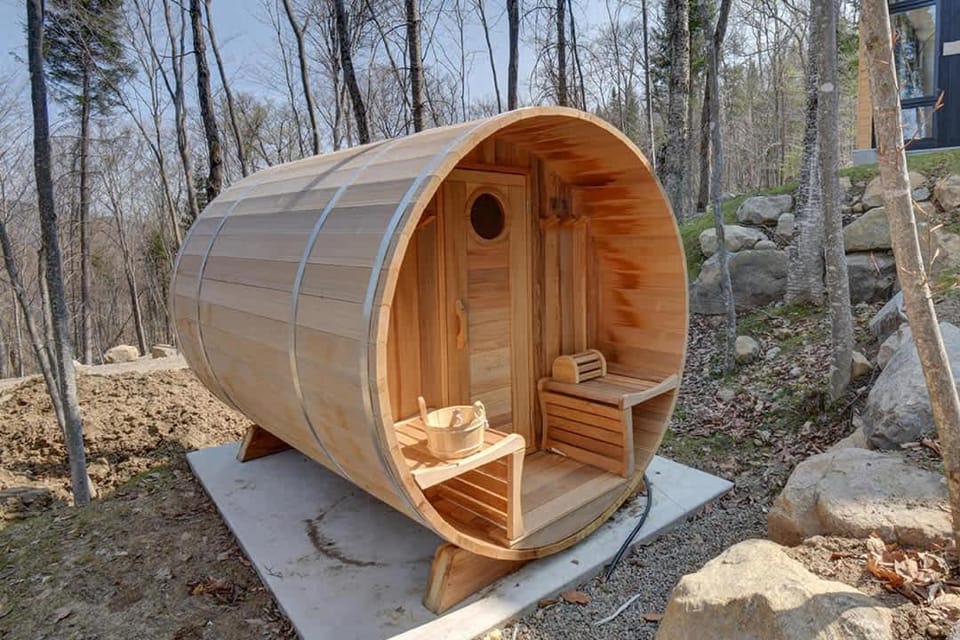 Warm cabin in nature with spa & sauna Cabin in Ontario