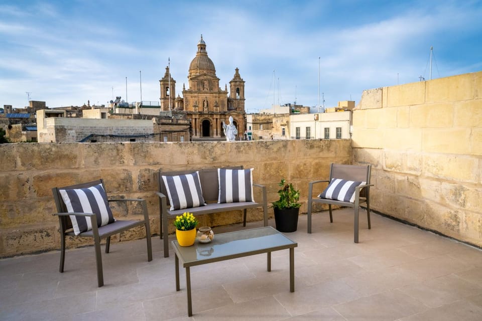 Patio, Day, View (from property/room), Balcony/Terrace, Living room, Seating area