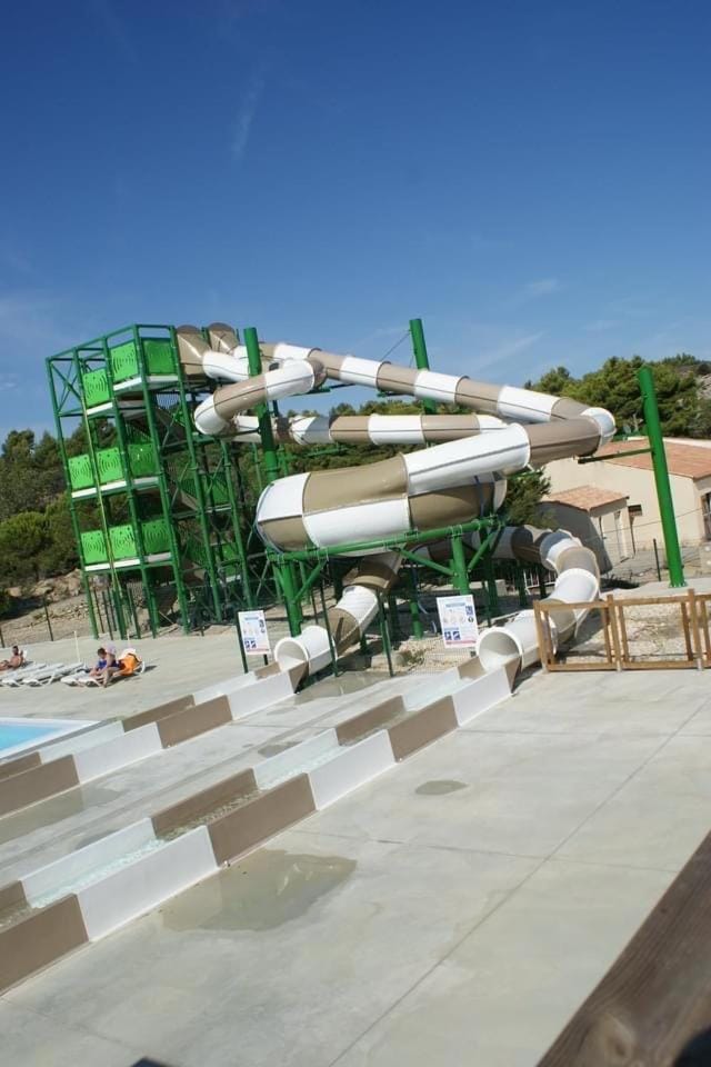 Mobil-home cosy 166 Campground/ 
RV Resort in Narbonne