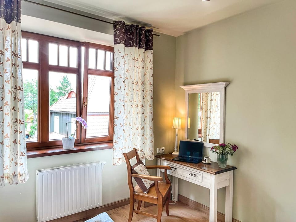 View (from property/room), Other, Other, Photo of the whole room, Decorative detail, Drinks