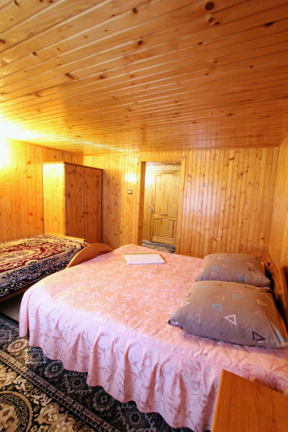Bed, Photo of the whole room, wardrobe
