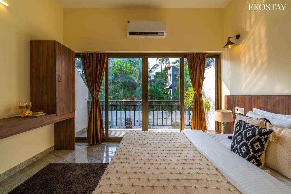 View (from property/room), Balcony/Terrace, Photo of the whole room, Bedroom, air conditioner