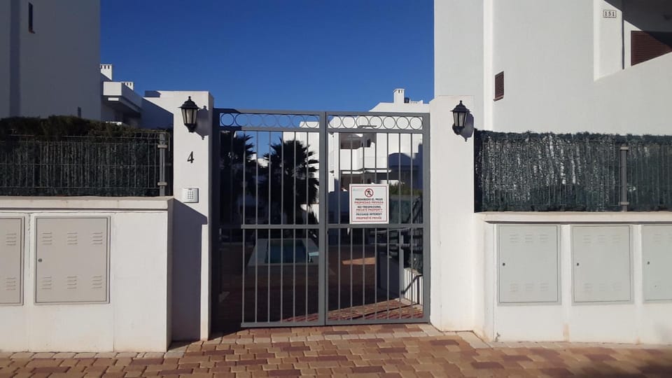 Property building, Facade/entrance
