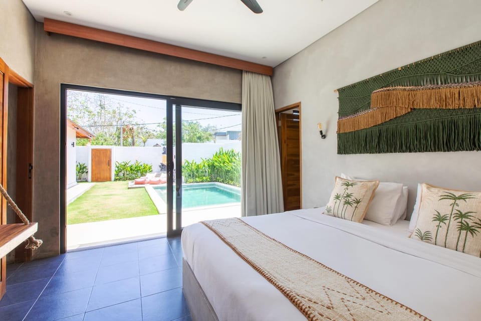 Bedroom, Pool view, Swimming pool