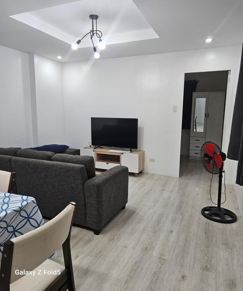 Communal lounge/ TV room, TV and multimedia, Living room