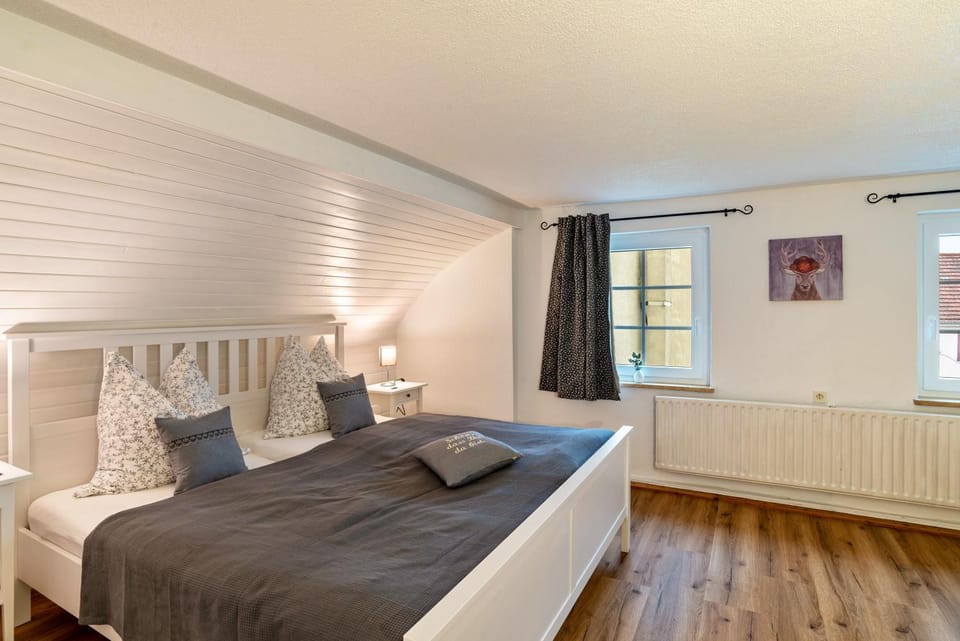 Property building, Living room, Bedroom
