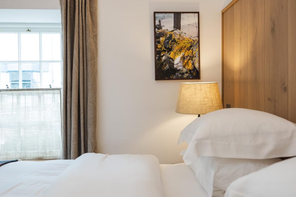 Bed, Decorative detail, Bedroom