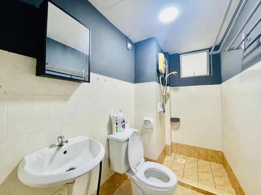 8 pax Homestay near Axiata Arena & Pavilion 2 Apartment in Federal Territory of Kuala Lumpur