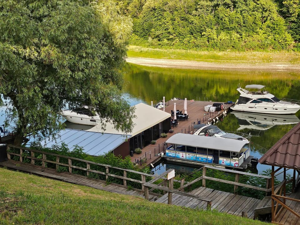 Hotel Yacht Club Mayak House in Ukraine