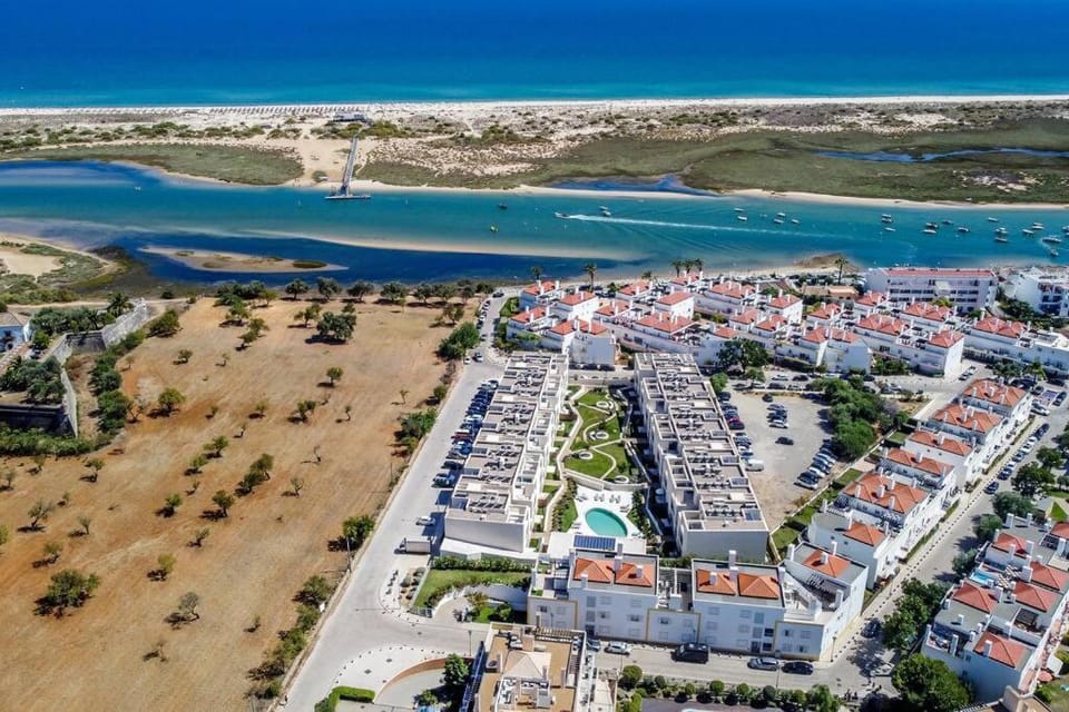 Stylish 2BR Apt w- Pool & Gym, Steps To Ria Formosa Apartment in Cabanas de Tavira