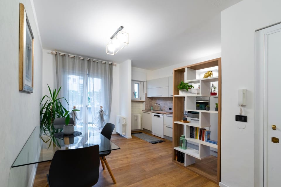 Dining area, hair dresser