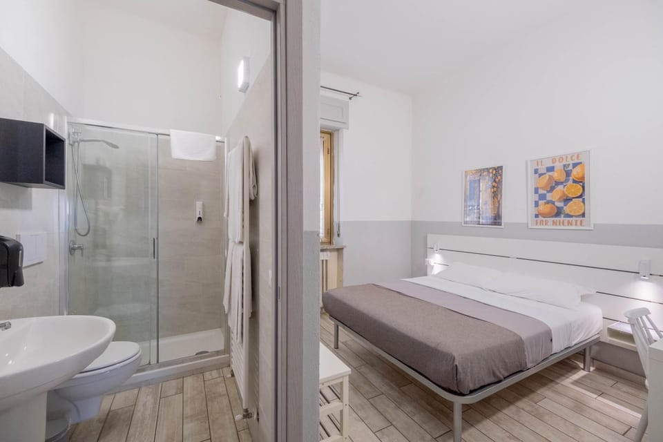 Affittacamere Limin - Smart Stay - Private Bathroom - near Malpensa , Milano , Rho Fiera Bed and Breakfast in Lombardy